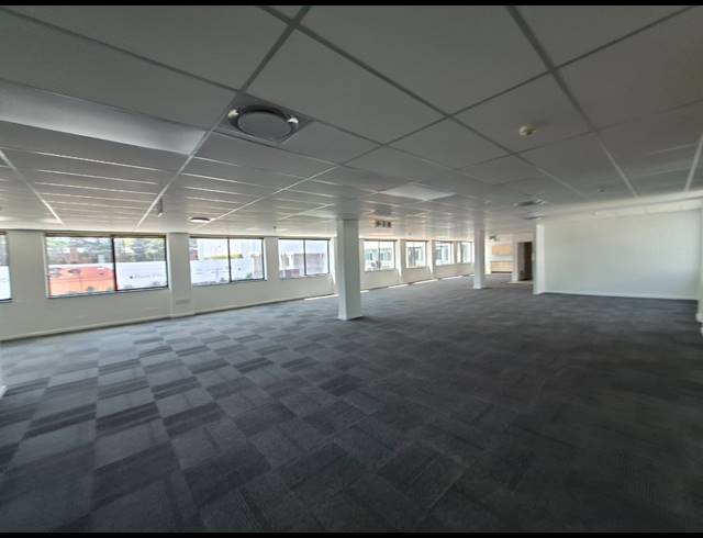 1,001M² OFFICE TO LET IN ROSEBANK